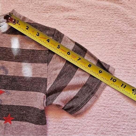 Boys size 6, 5/6 t shirts, Justice League, Batman, and Yoda - Picture 12 of 14